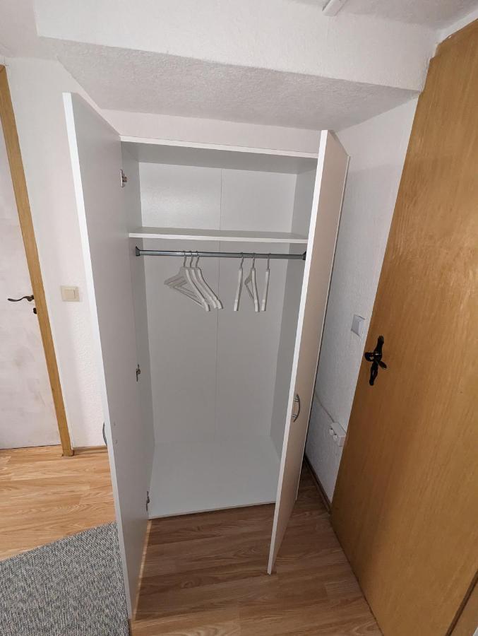ترويسدورف Direkt An Der S-Bahn Gelegenes Gemutliches Souterrain Apartment Mit Privatem Zugang المظهر الخارجي الصورة