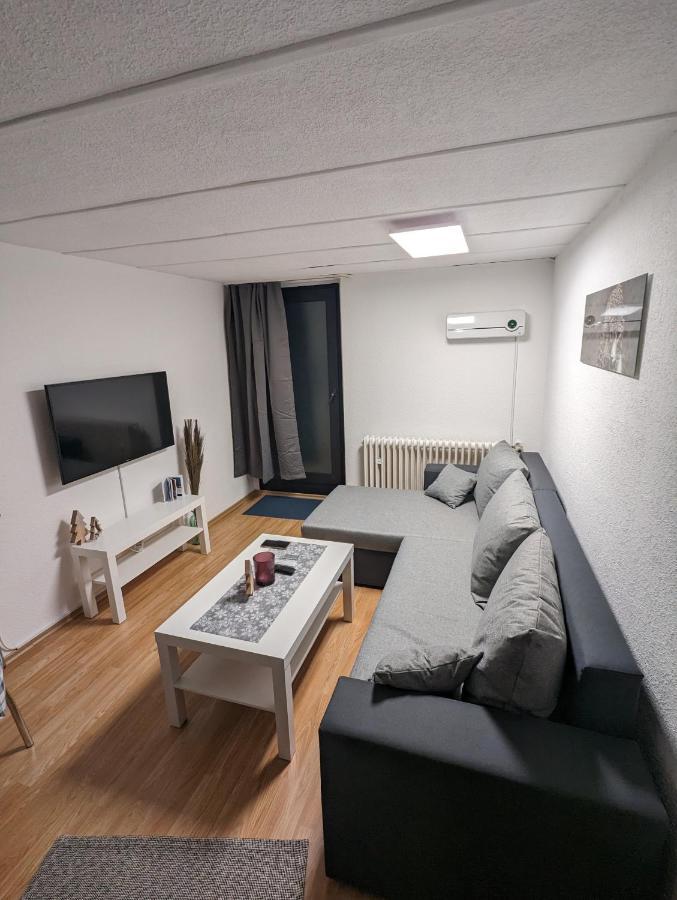 ترويسدورف Direkt An Der S-Bahn Gelegenes Gemutliches Souterrain Apartment Mit Privatem Zugang المظهر الخارجي الصورة