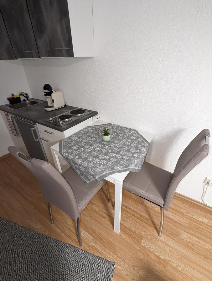 ترويسدورف Direkt An Der S-Bahn Gelegenes Gemutliches Souterrain Apartment Mit Privatem Zugang المظهر الخارجي الصورة