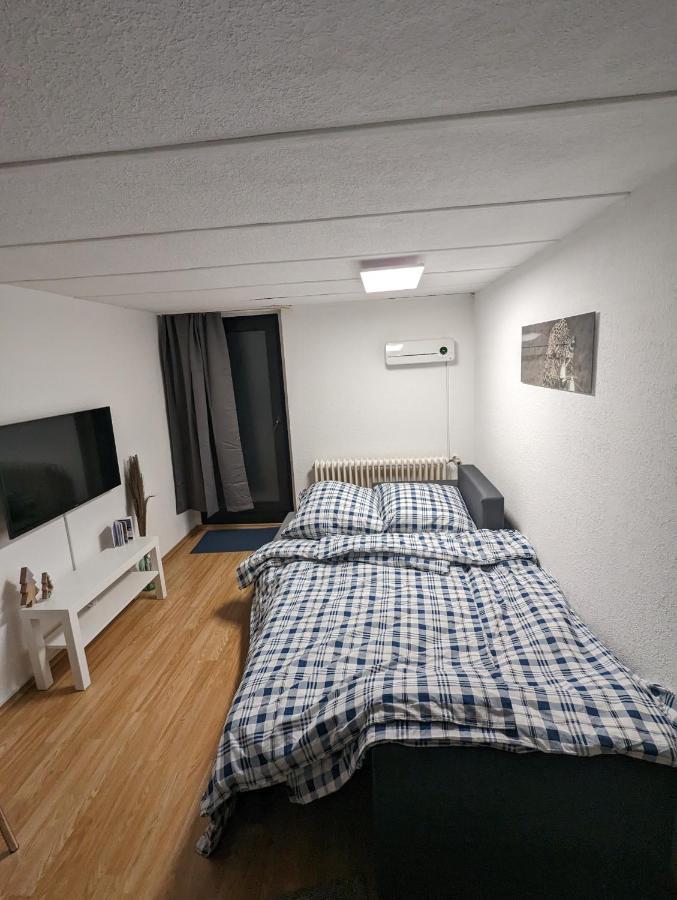 ترويسدورف Direkt An Der S-Bahn Gelegenes Gemutliches Souterrain Apartment Mit Privatem Zugang المظهر الخارجي الصورة
